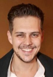 Милош Бикович