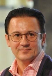 Олег Меньшиков